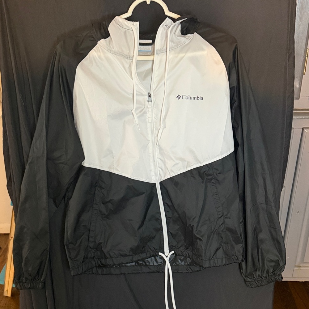 Columbia Black and White Colorblock Lightweight Jacket